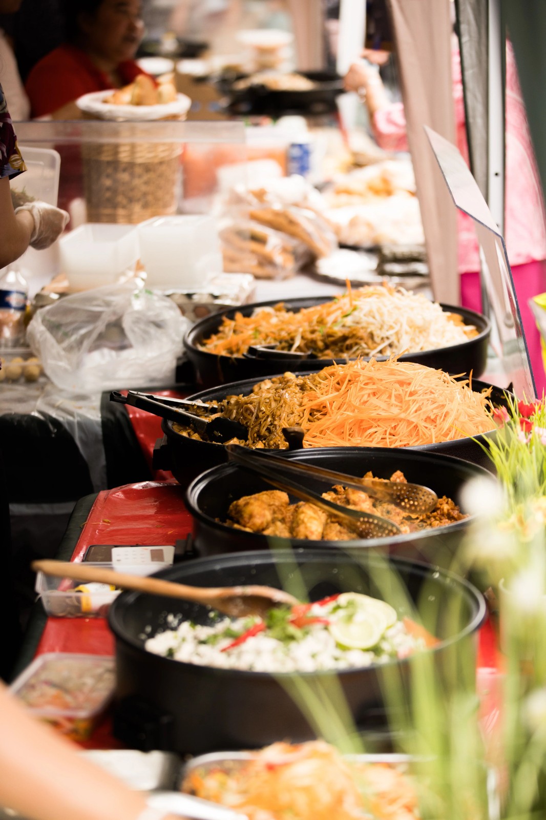 巴黎亚洲街头美食节：带您的味蕾踏上亚洲之旅